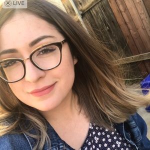 Meet your Posher, Denisse